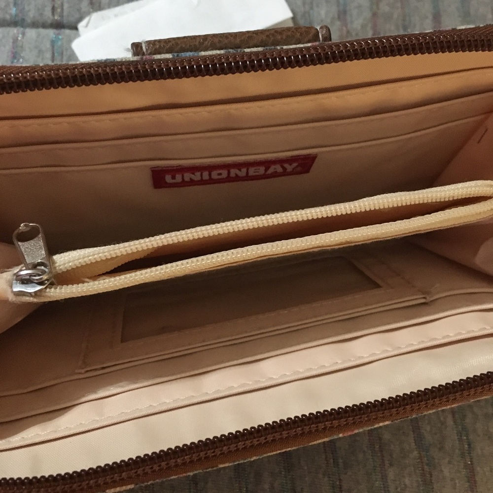 UNIONBAY wristlet/phone holder - Picture 8 of 8